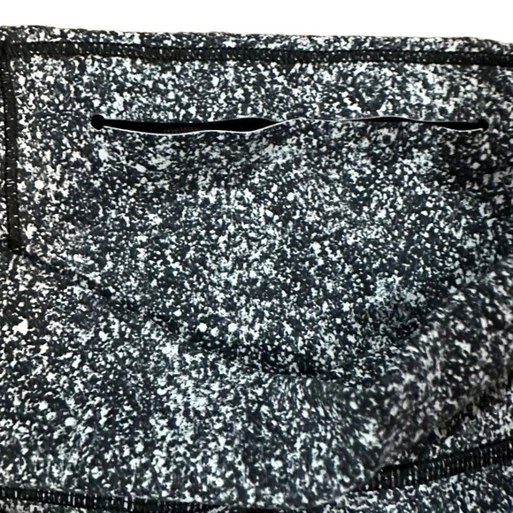 Lululemon In Movement Everlux 25" Tight in Starlight Black. Sz: 8 - Picture 10 of 12